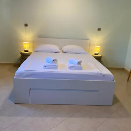 Steps To The Sea Apartment Kavala
